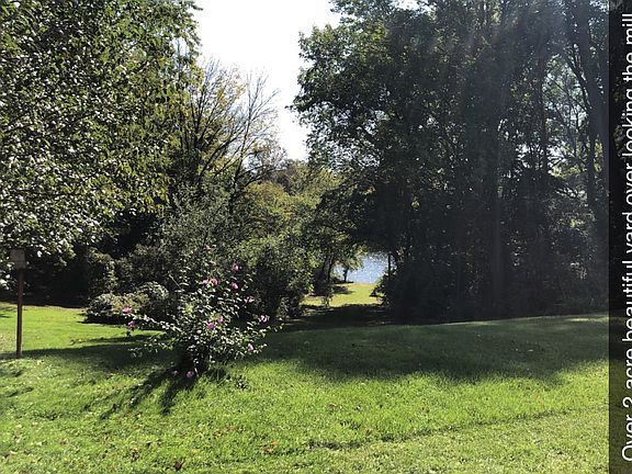 3rd image of 609 Riverview Dr