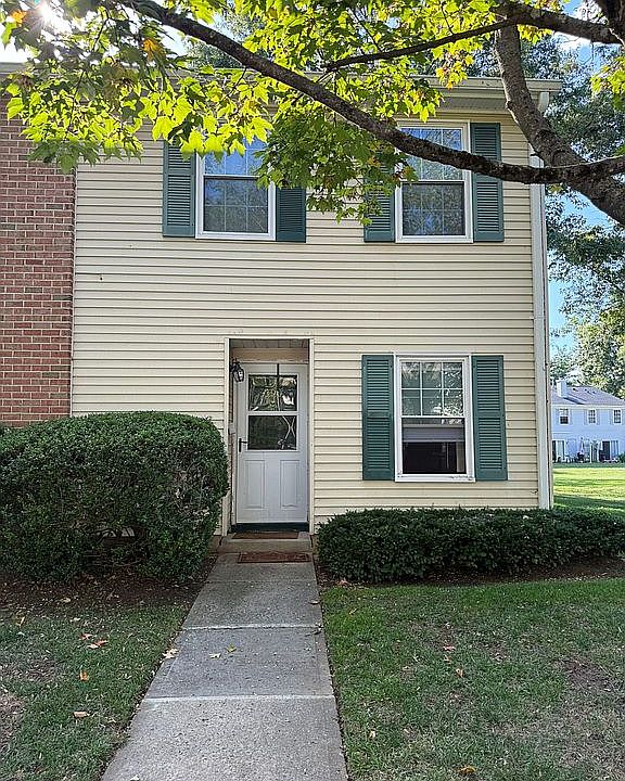 1st image of 390 McDowell Dr