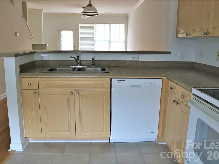 15232 Coventry Court Ln — Photo 6