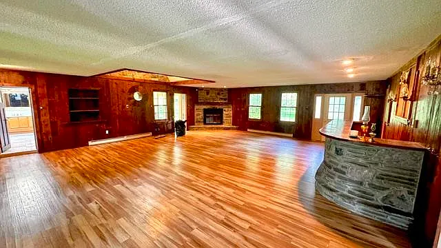 4 bed, 5.0 bath, 4544 sqft, $3,500 — Photo 3