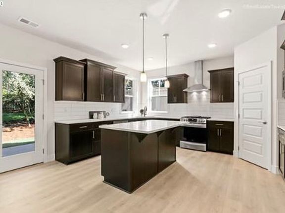 5th image of 15071 SW Parkplace Ln