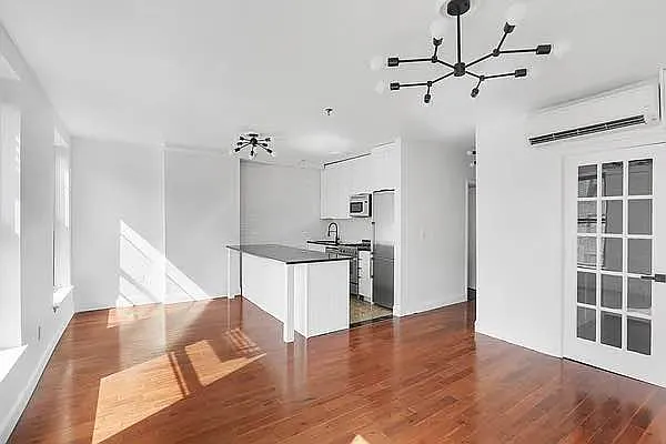 Rented by REAL New York | media 12