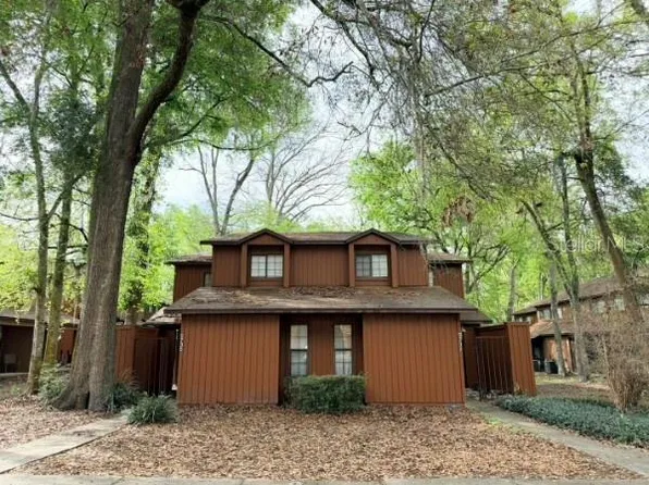 5735 SW 8th Pl, Gainesville, FL 32607