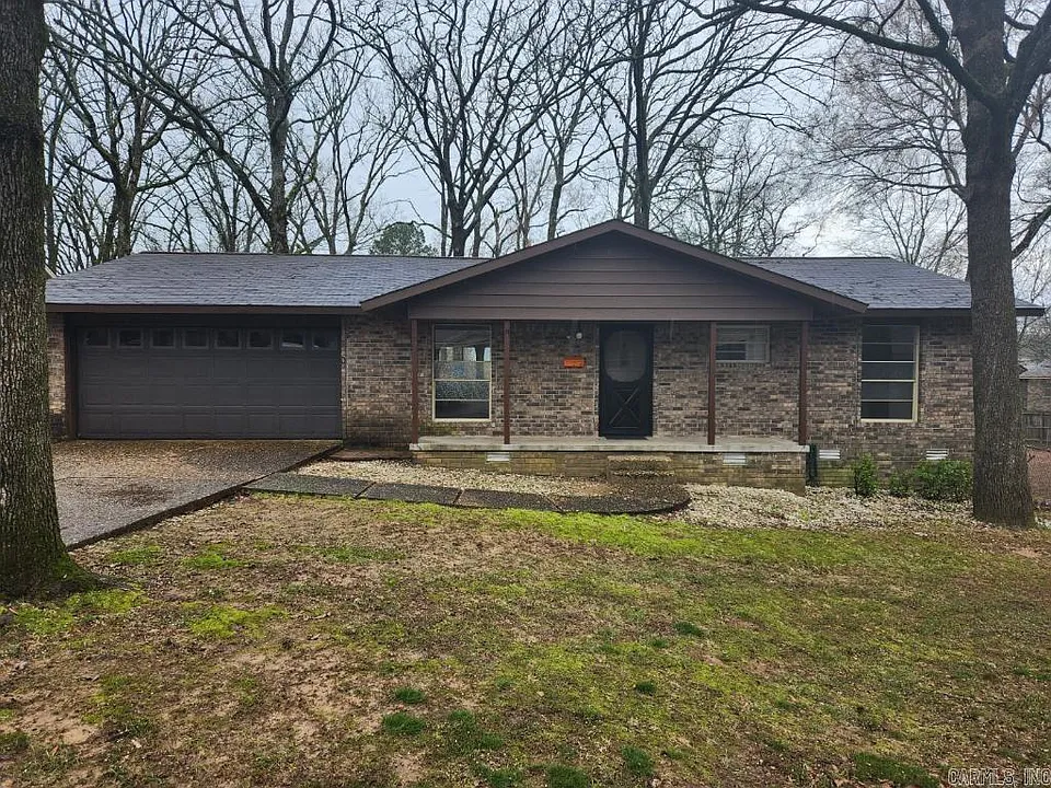 6 Woodmere Pl