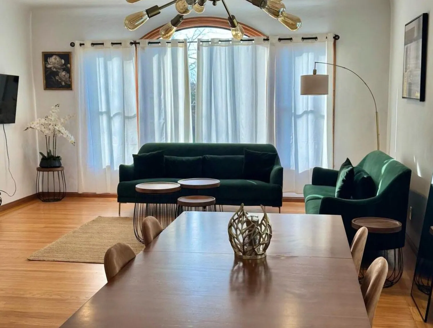 2 bed, 2.0 bath, $6,379 — Photo 2