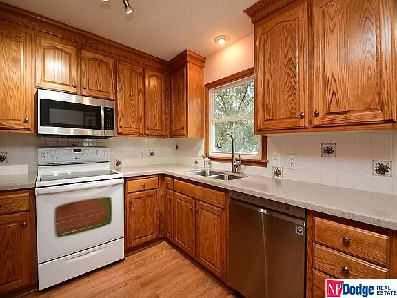 5th image of 8625 Blondo St