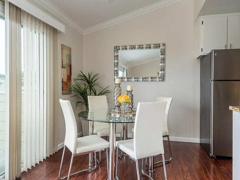 Peninsula View Apartments — Photo 6