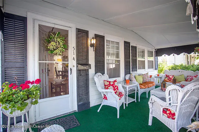 3 bed, 1.5 bath, 1338 sqft, $5,000 — Photo 1