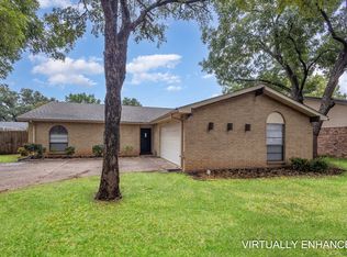 4104 Foxmoor Ct, Arlington, TX 76016