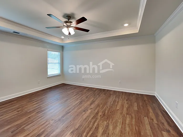 868 Carnaby Ln — Photo 10