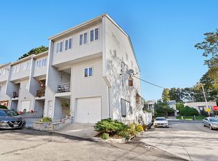 35 Grasmere Ct, Staten Island, NY 10305