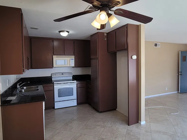 1017 Quiet Creek Ln — Photo 10