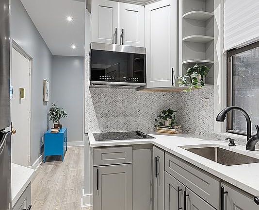 4th image of 522 W 50th St APT A4