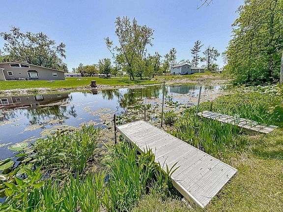 3rd image of 3140 E Colony Ave