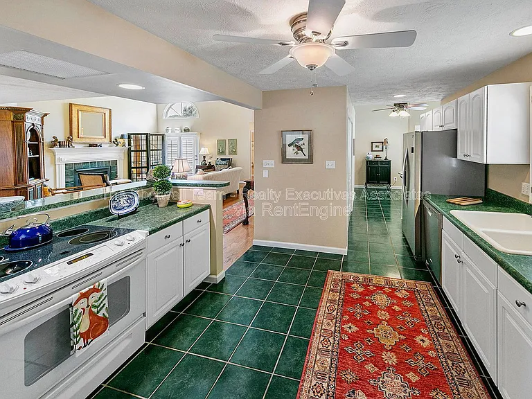 8508 Angel Oak Ct — Photo 8
