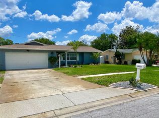 8971 Briarwood Dr, Seminole, FL 33772