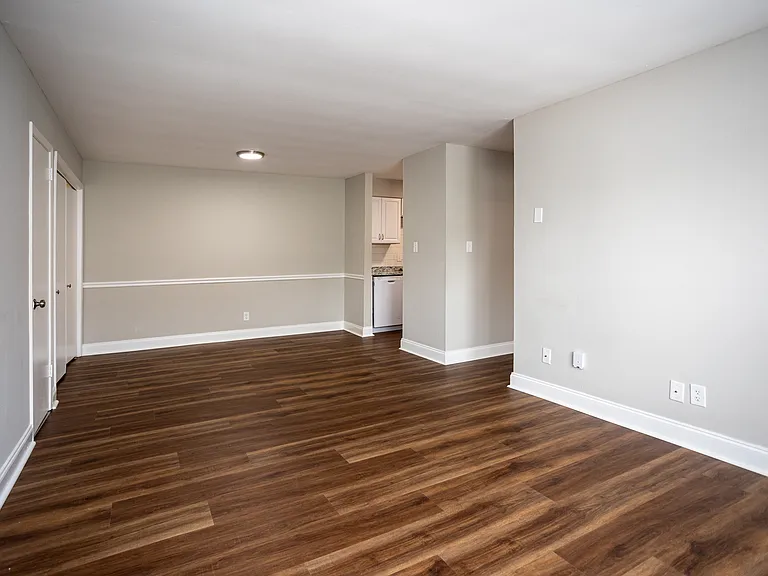 Creek Ridge Apartments — Photo 10