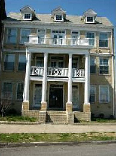 1st image of 808 N Boulevard APT 1