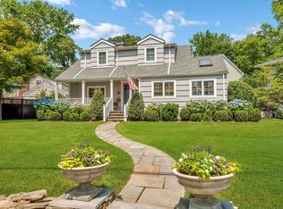 100 Wildwood Rd, New Rochelle, NY 10804