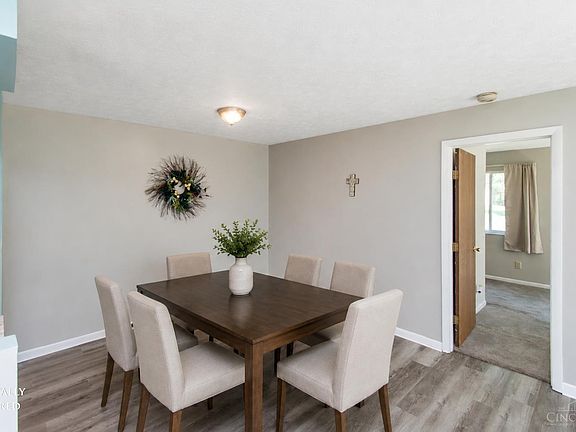5th image of 5990 Meadowcreek Dr APT 2