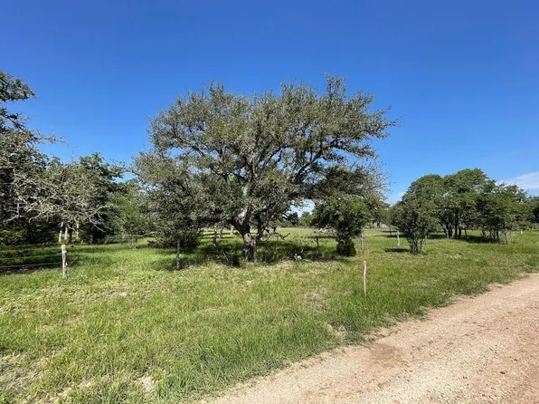 2 County Road 14, Hallettsville, TX 77964