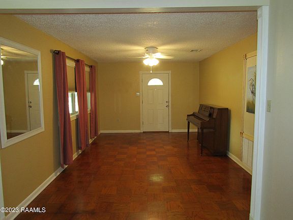 4th image of 310 Belaire Dr