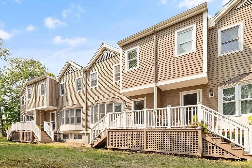 2 bed, 2.5 bath, 1556 sqft, $3,350 — Photo 2