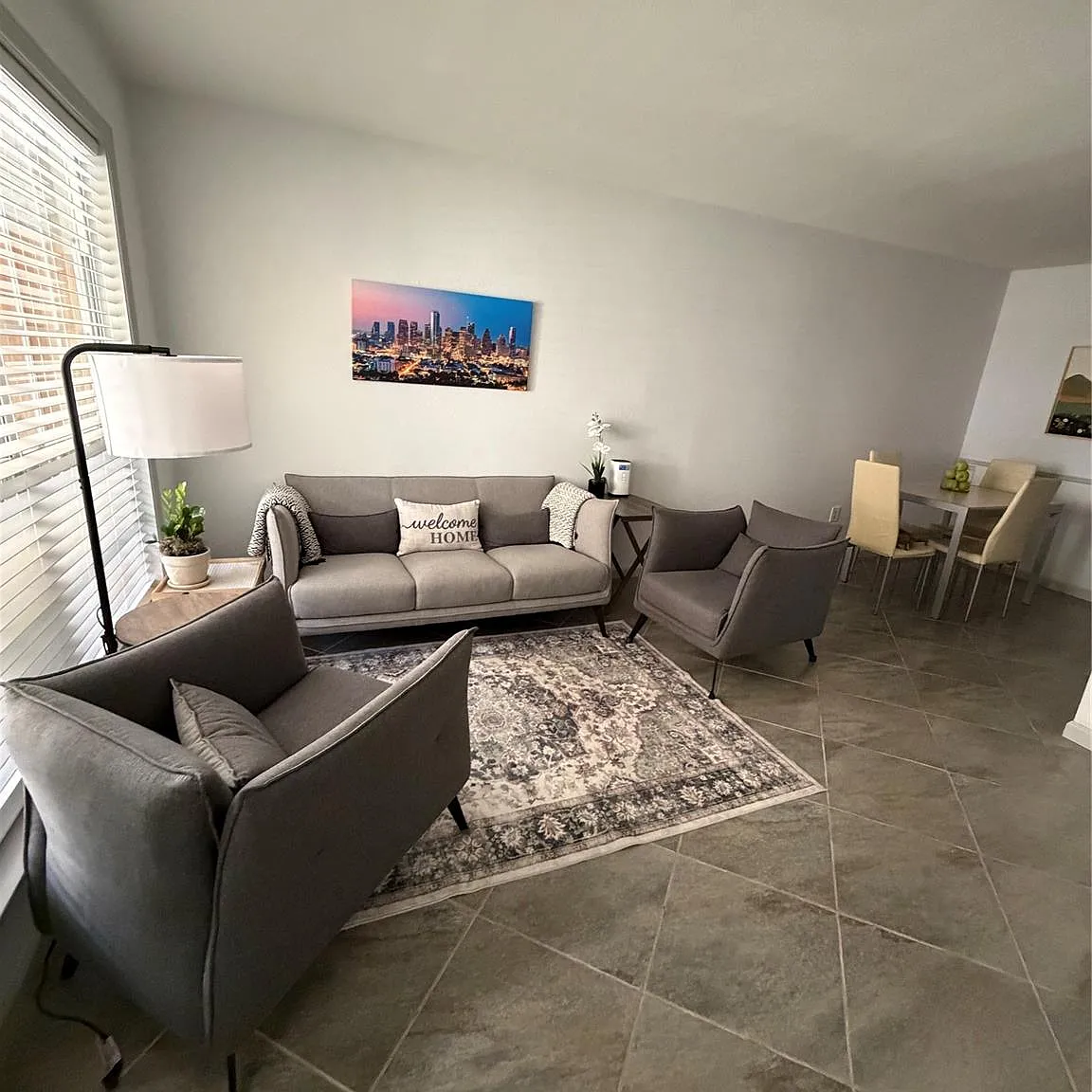 2 bed, 941 sqft, $1,350 — Photo 4