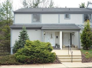 1557 Pinehurst Dr, Upper St Clair, PA 15241
