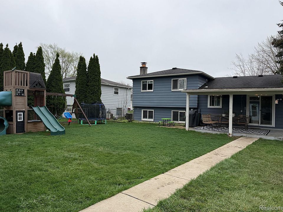 1st image of 38604 Maes St