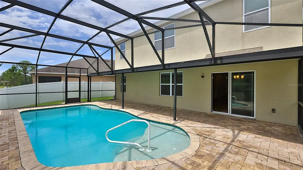 5 bed, 3.0 bath, 3368 sqft, $4,900 — Photo 4