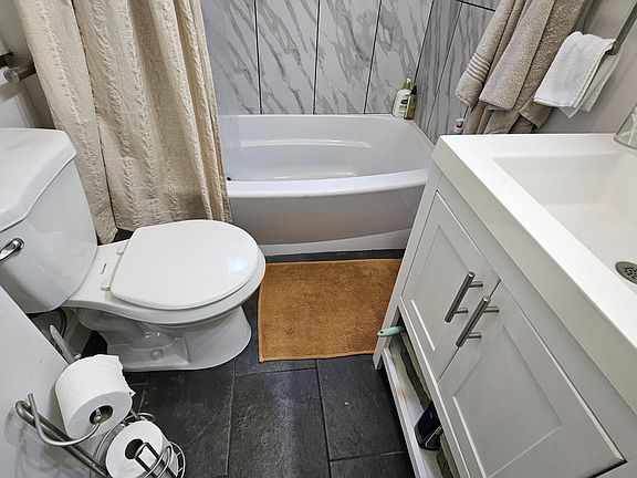 5th image of 3239 S May St #1