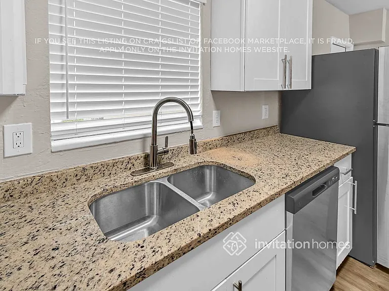 330 Washington Ave — Photo 11