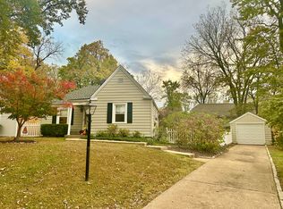 16 Silver Ln, Saint Louis, MO