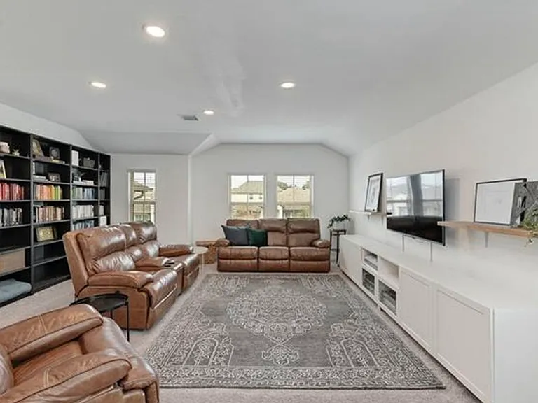 1404 Goldilocks Ln — Photo 18