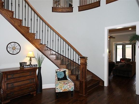 5th image of 14911 Foxbriar Ln