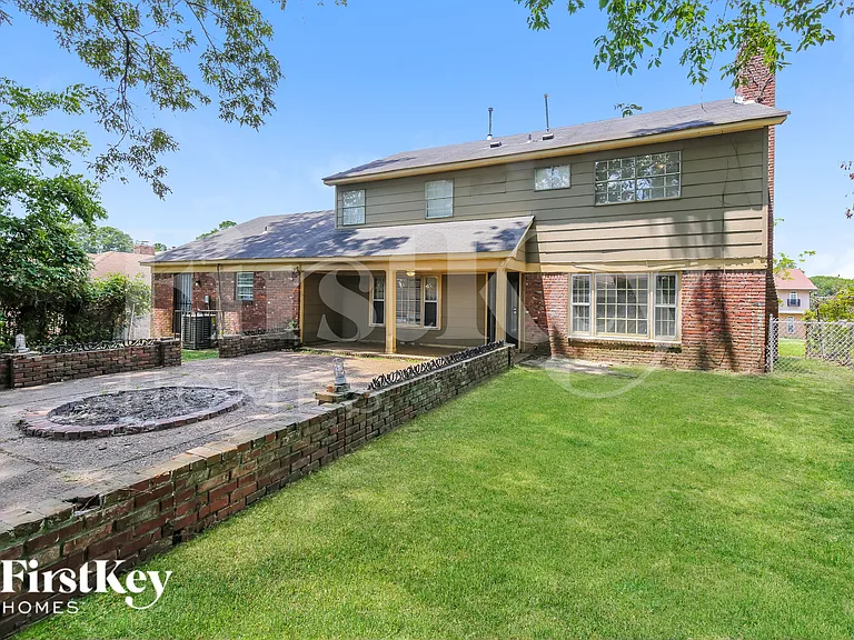 2097 Meadowview Ln — Photo 14