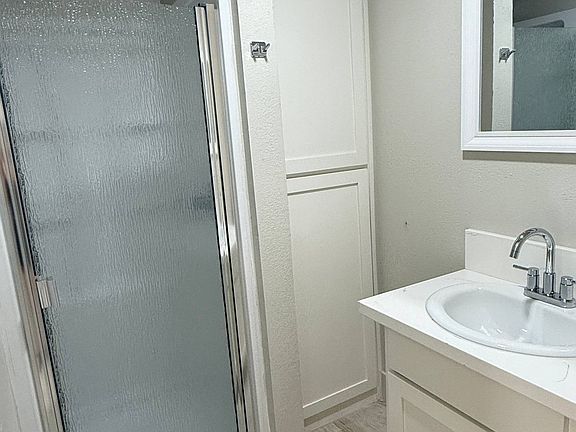 2nd image of 252 N G St #B