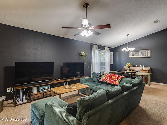 3rd image of 11604 Oaklane Dr