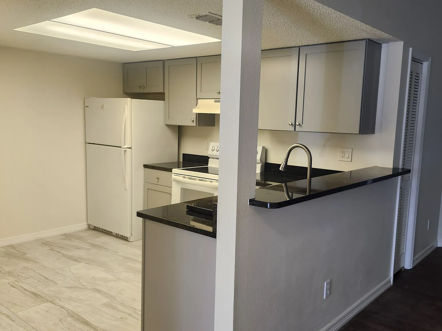 2 bed, 980 sqft, $1,450 — Photo 3