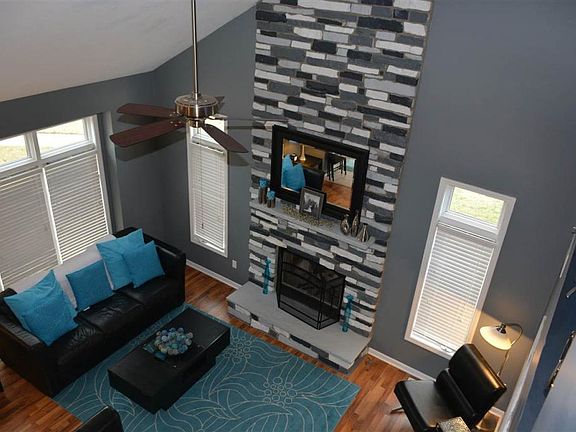 3rd image of 53796 W Pointe Blvd