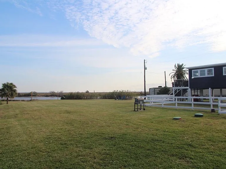 5202 County Road 469 — Photo 1