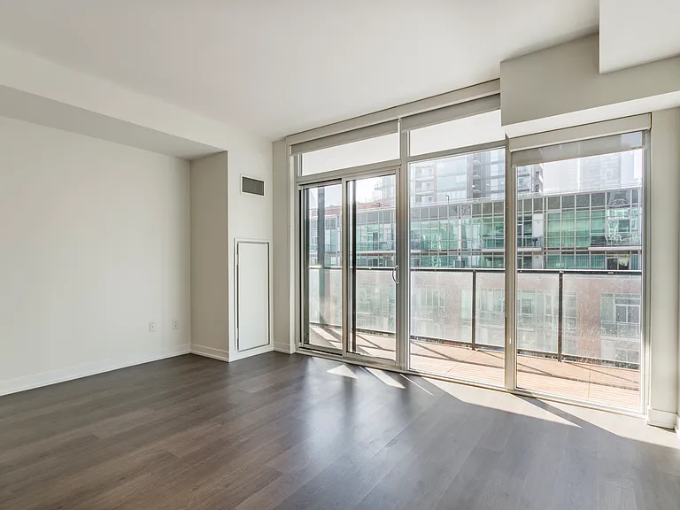 105 George St #713 — Photo 16