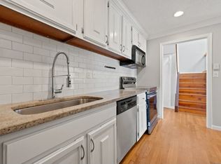 140 Kane St APT B3, West Hartford, CT 06119