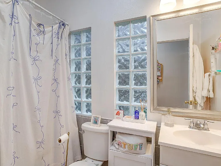 2544 S University Dr — Photo 5