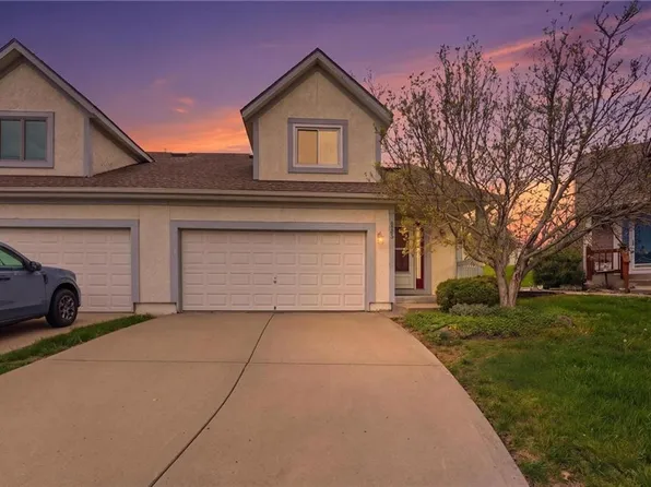 8205 NW Bradford Ct, Kansas City, MO 64151