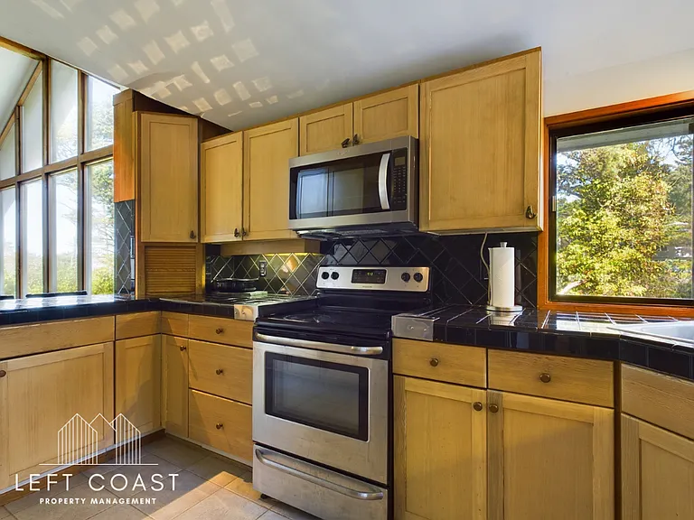 132 Salishan Dr — Photo 35