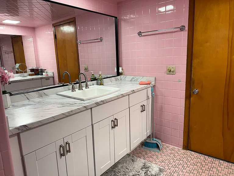 8565 Potomac Ave — Photo 5