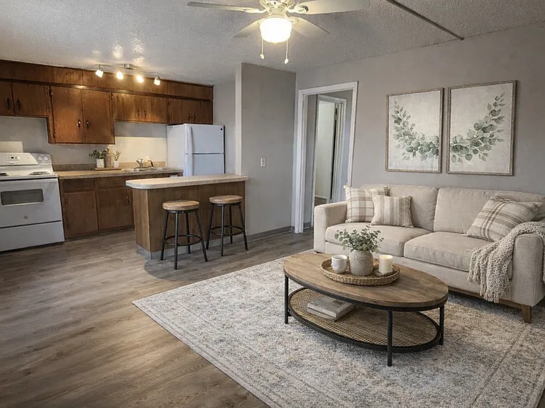 Patriot Apartments — Photo 1