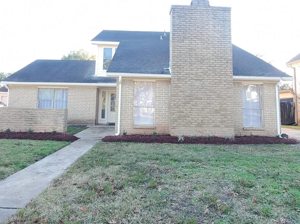 2810 Arrowhead Dr, Sugar Land, TX 77479